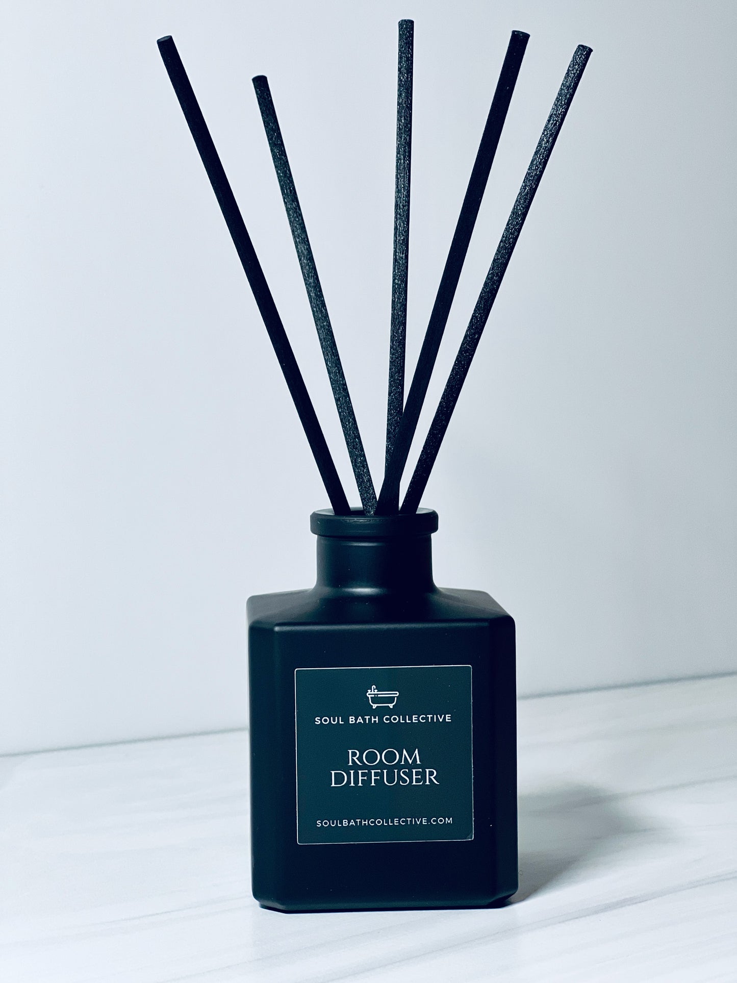 Reed Room Diffuser, Dark Musk + Sandalwood Scent: Midnight Soul, Natural Home and Room Fragrance,  Natural Air Freshener, Black Reeds, Spa Diffuser Gift